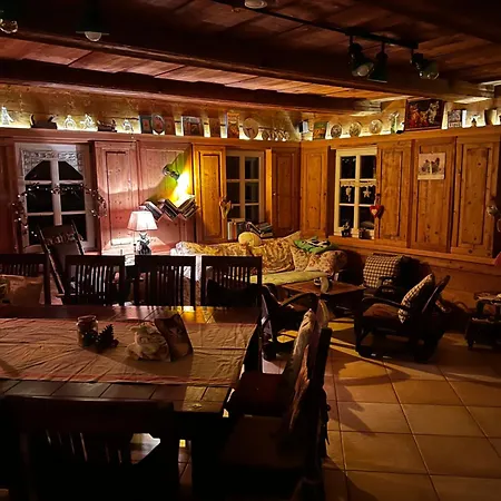 Schwarzer Kater Apartment Grossschoenau