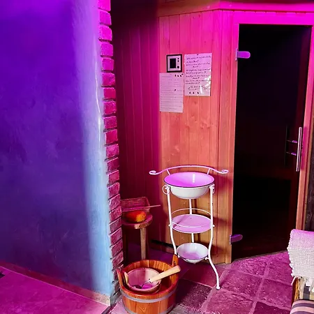 Schwarzer Kater Apartment
