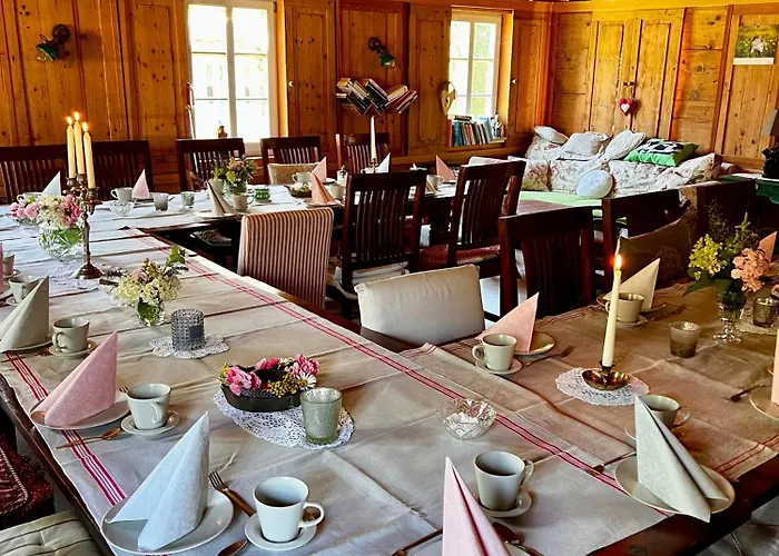 Schwarzer Kater * غروسشوناو