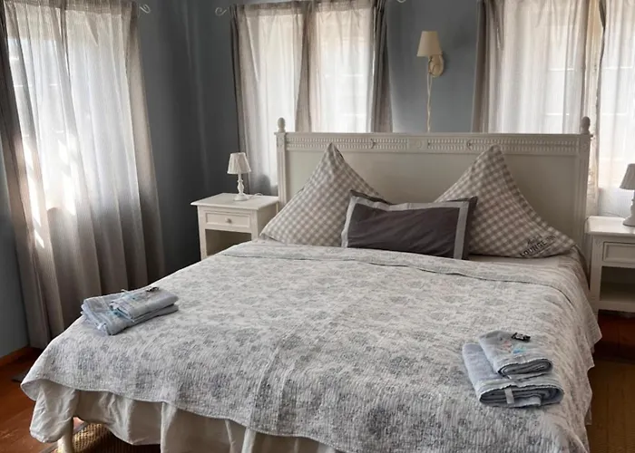 Schwarzer Kater غروسشوناو