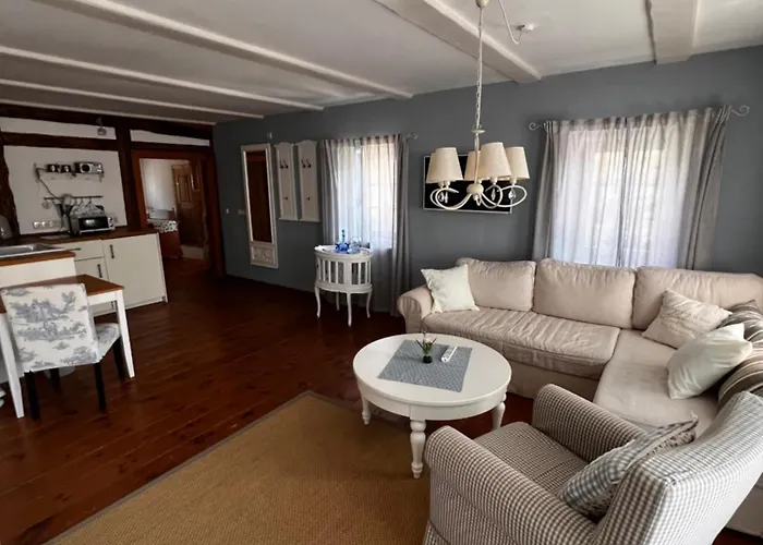 Schwarzer Kater * غروسشوناو