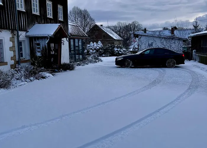 Schwarzer Kater شقة