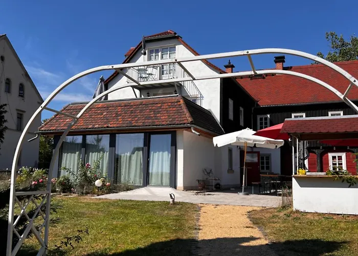 شقة Schwarzer Kater *